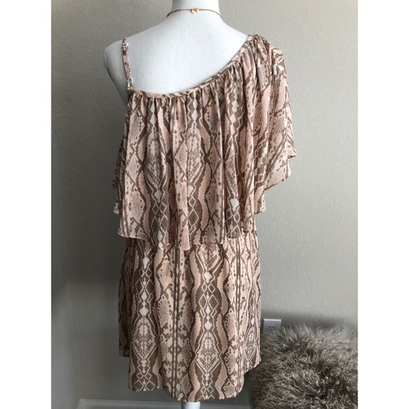 Gianni Bini One Shoulder Flutter Dress - Picture 5 of 6